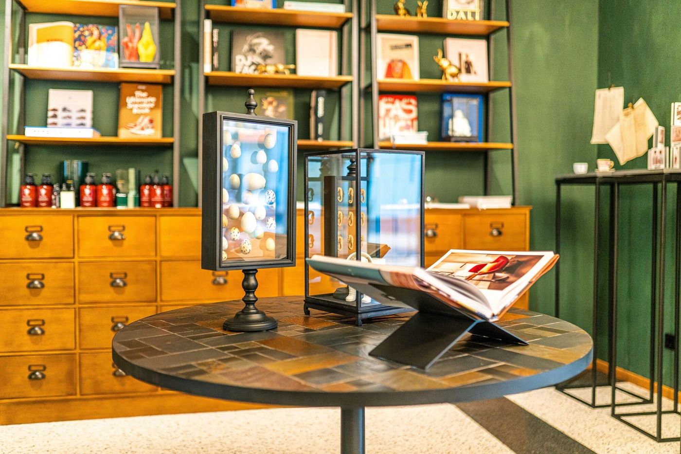The Collector-Netherlands-The Hague-Lobby-6