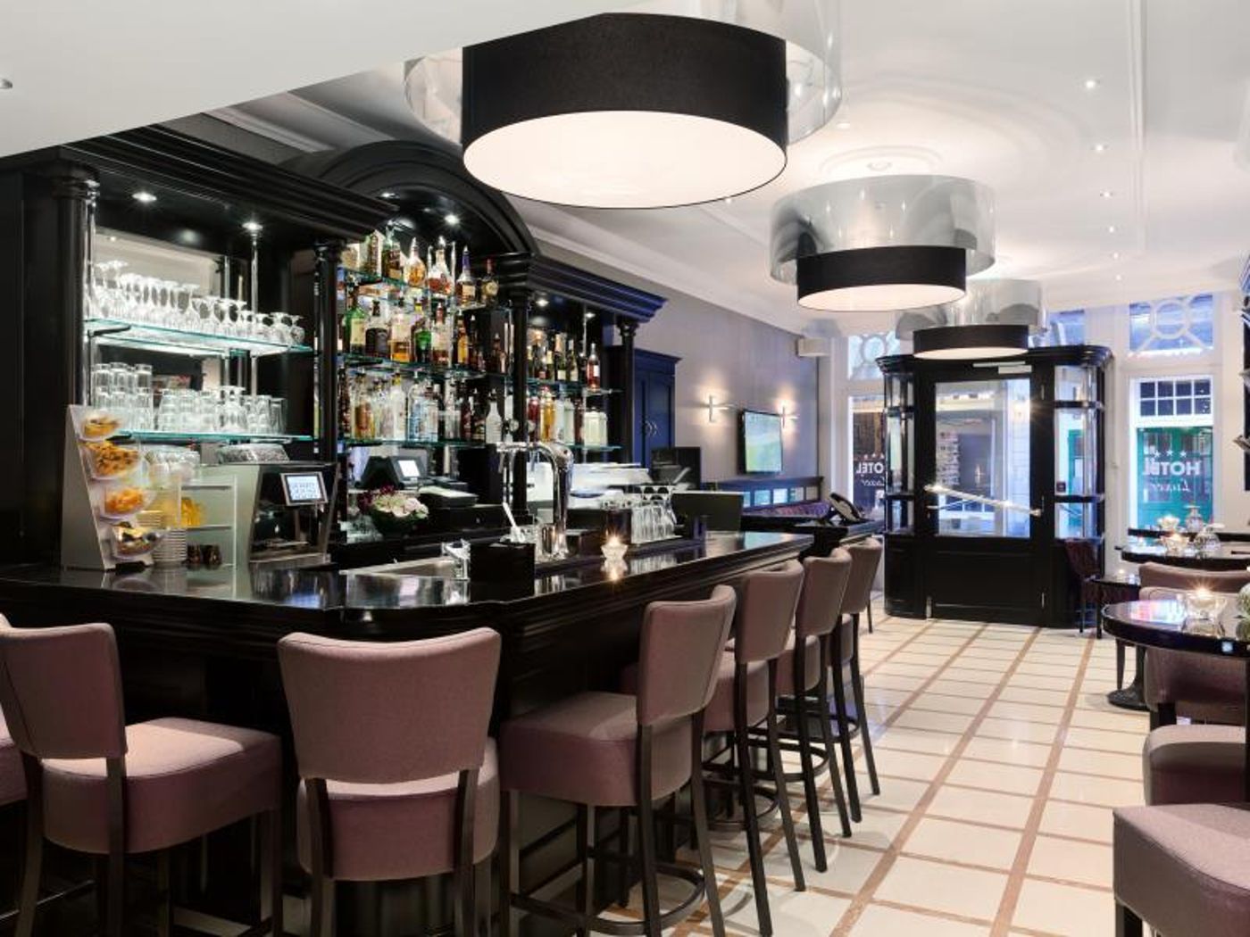 Luxer-Netherlands-Amsterdam-Lobby-5