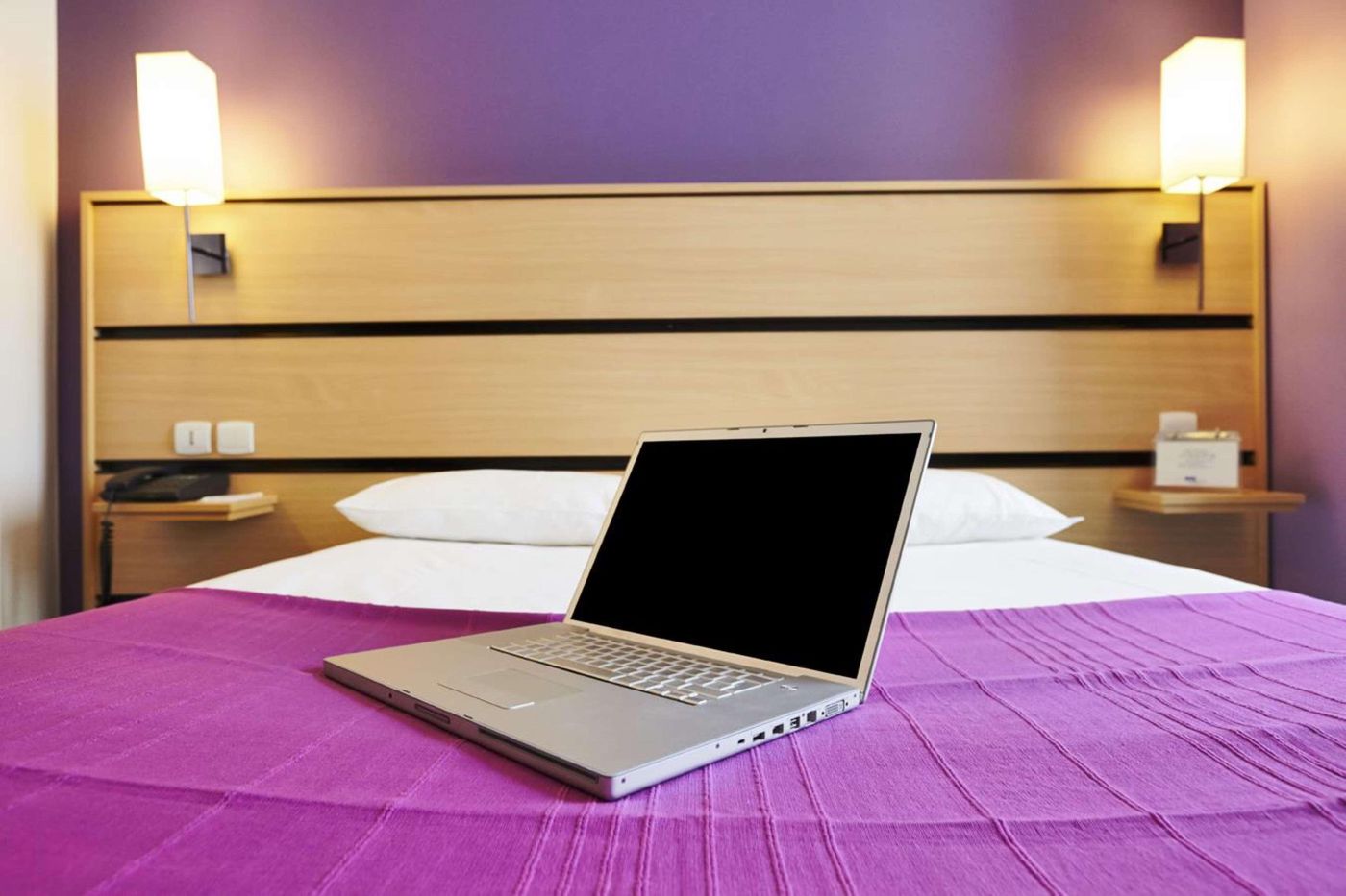 Kyriad-Par----s-10---Canal-Saint-Martin--R----publique-Room-49