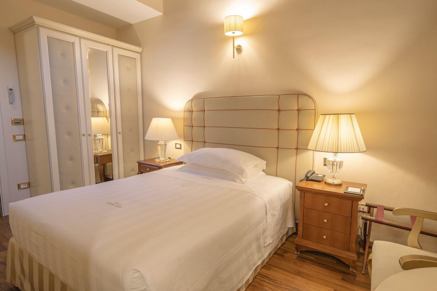 Golden-Tower-Hotel---Spa-Room-36