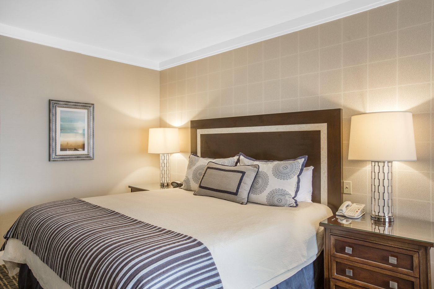 Omni-Los-Angeles-Hotel-at-California-Plaza-Room-36