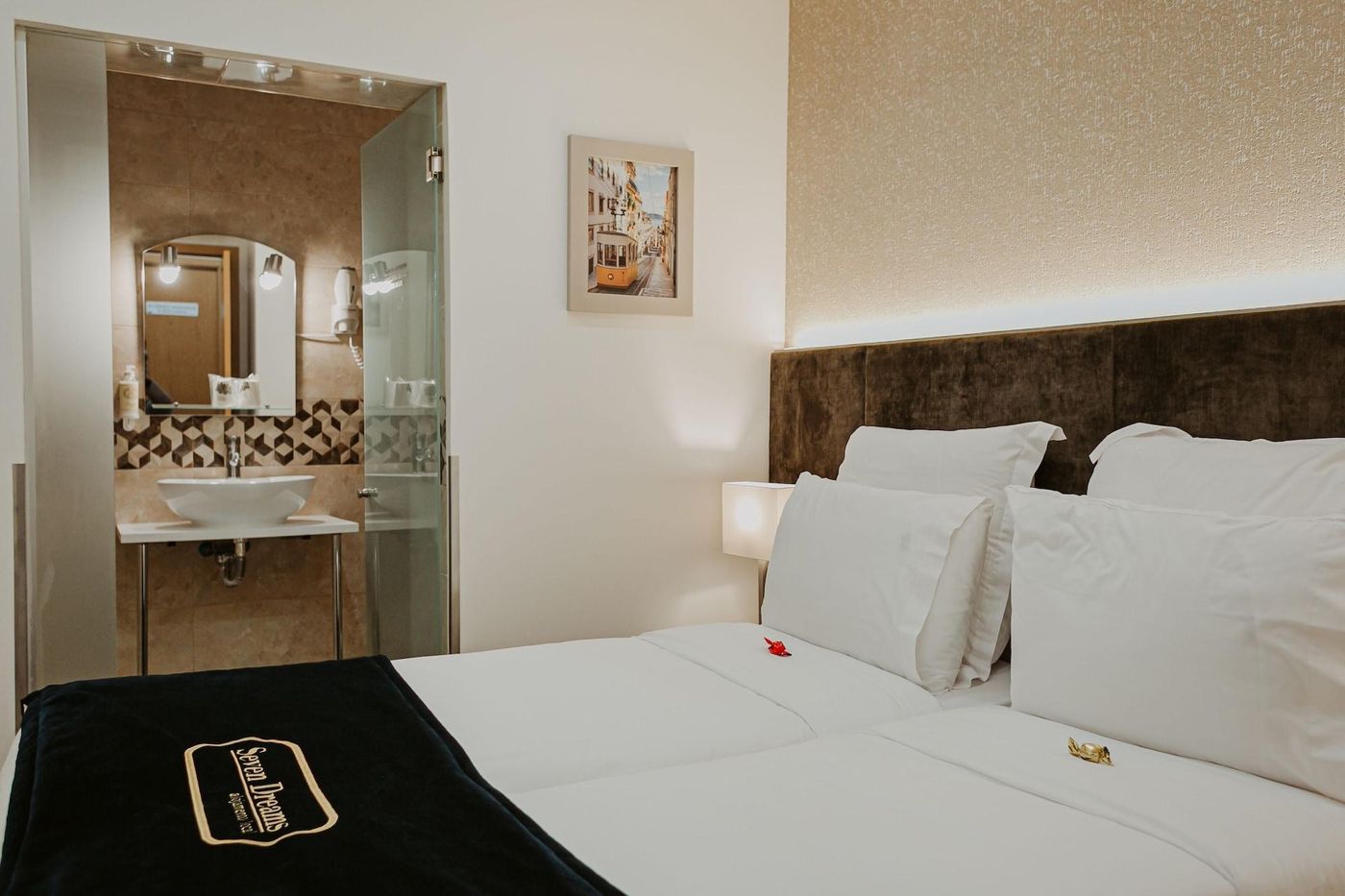 Seven-Dreams-Suites-Room-22