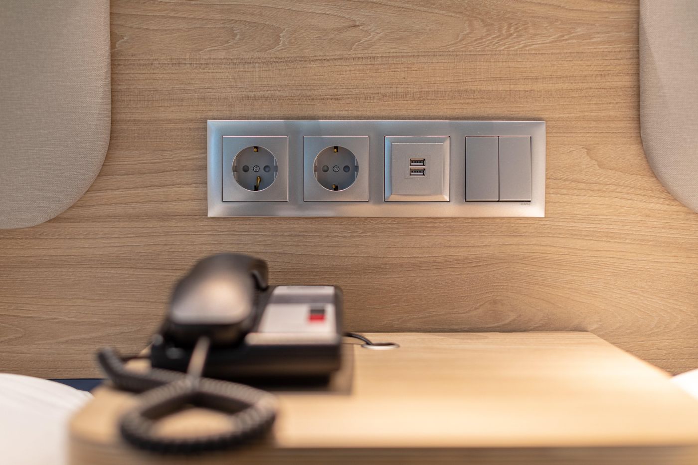 Holiday-Inn-Express-Lisbon---Plaza-Saldanha-Room-25