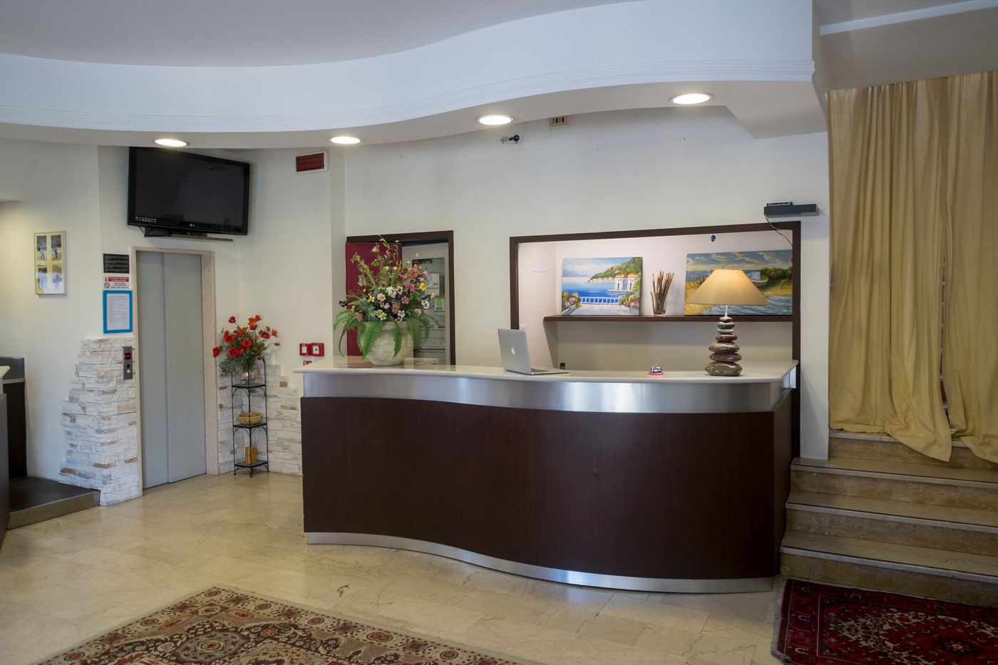 Crosal-Italy-RIMINI-Lobby-10