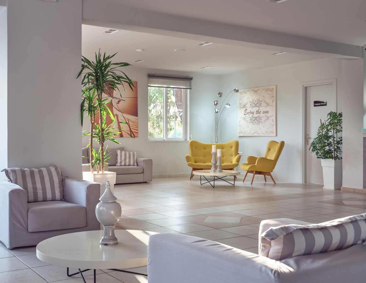 Koukounaria--Hotel---Suites-Lobby-46