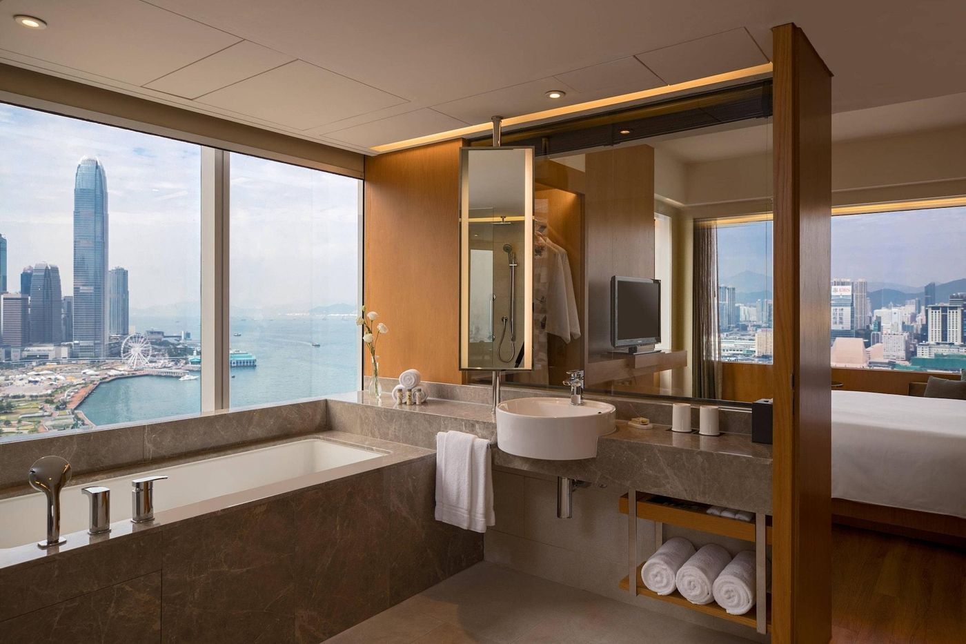 Renaissance-Hong-Kong-Harbour-View-Hotel-Room-44