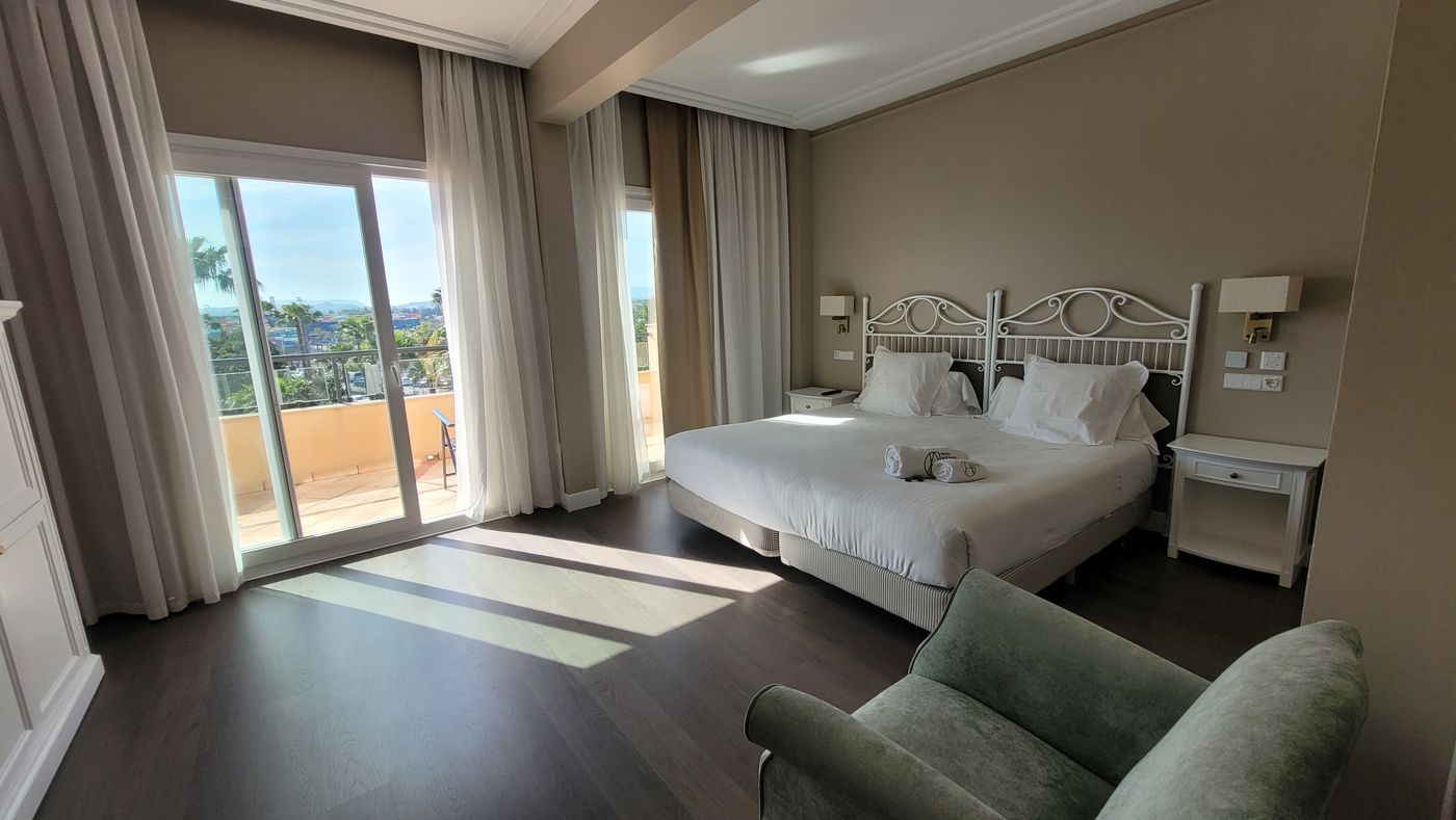 Husa-Alicante-Golf-Room-36