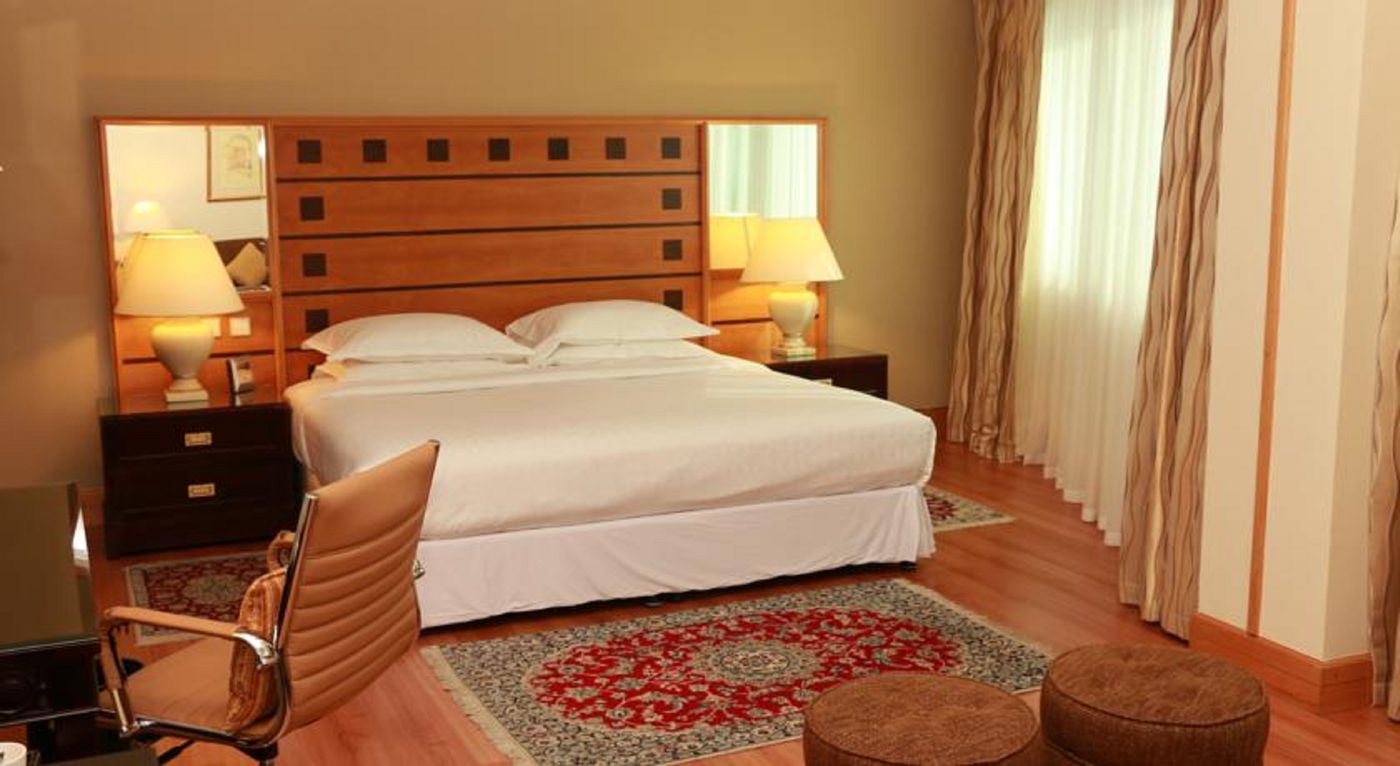 Grand-Excelsior-Deira-Hotel-Room-23