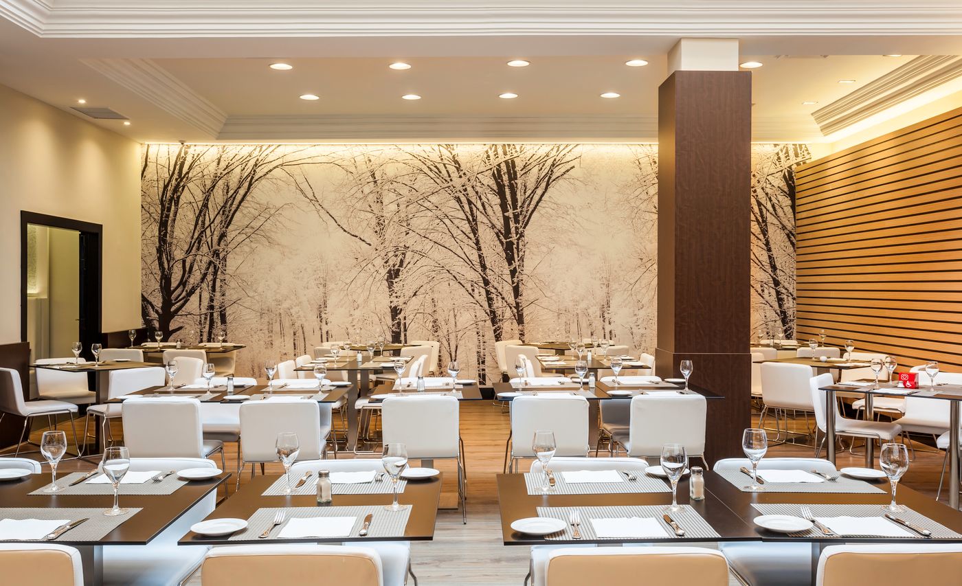 Ilunion-Suites-Madrid-----Restaurant-34