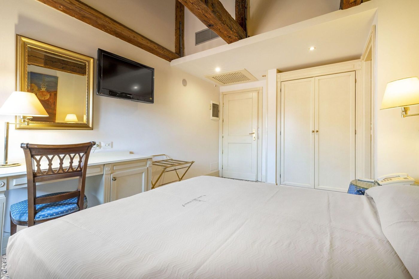 Bella-Venezia-Room-4