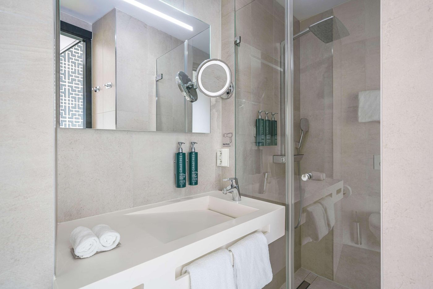 DoubleTree-by-Hilton-NDSM-Wharf-Room-63