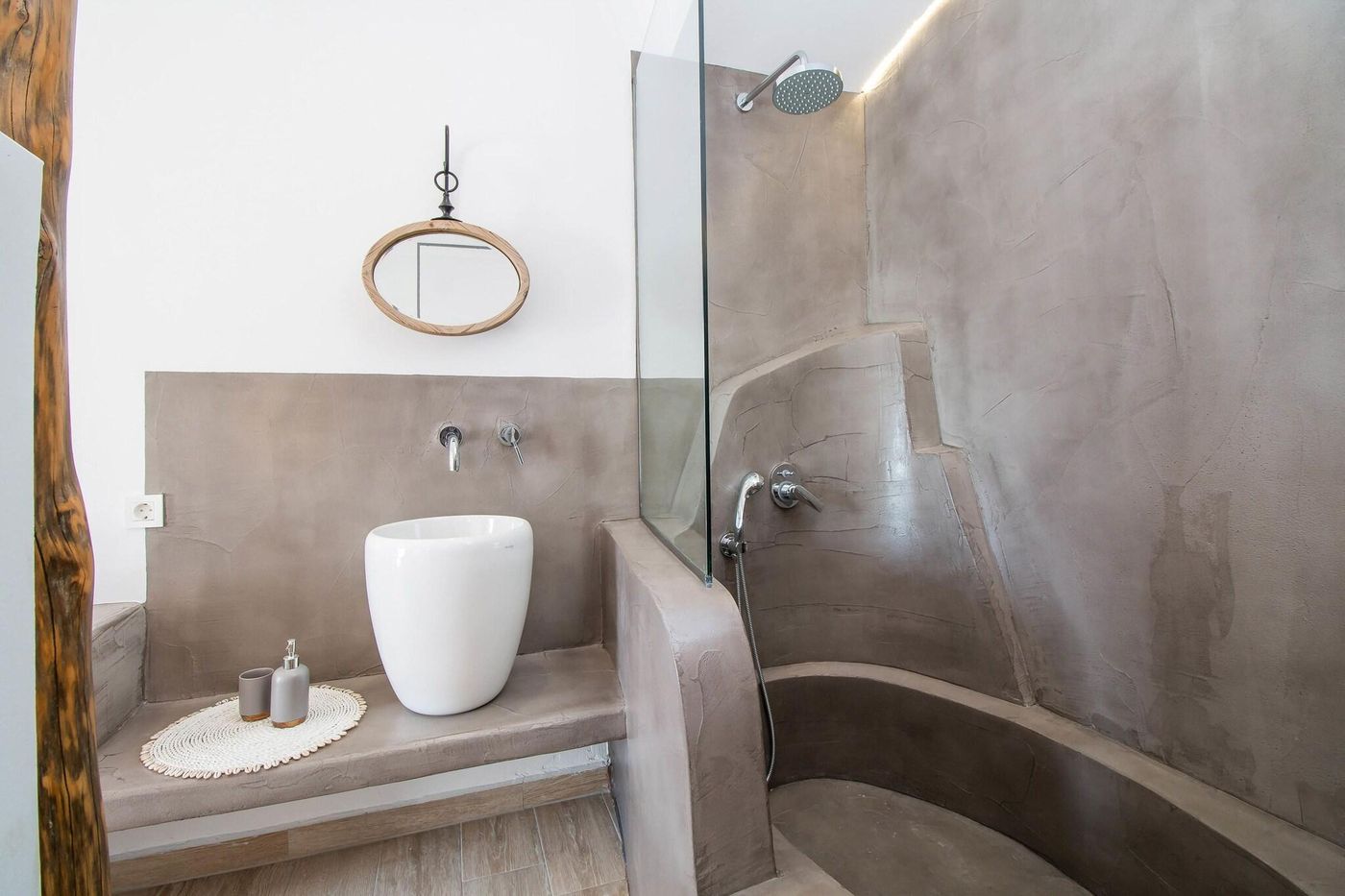 Malibu-Boutique-Room-66