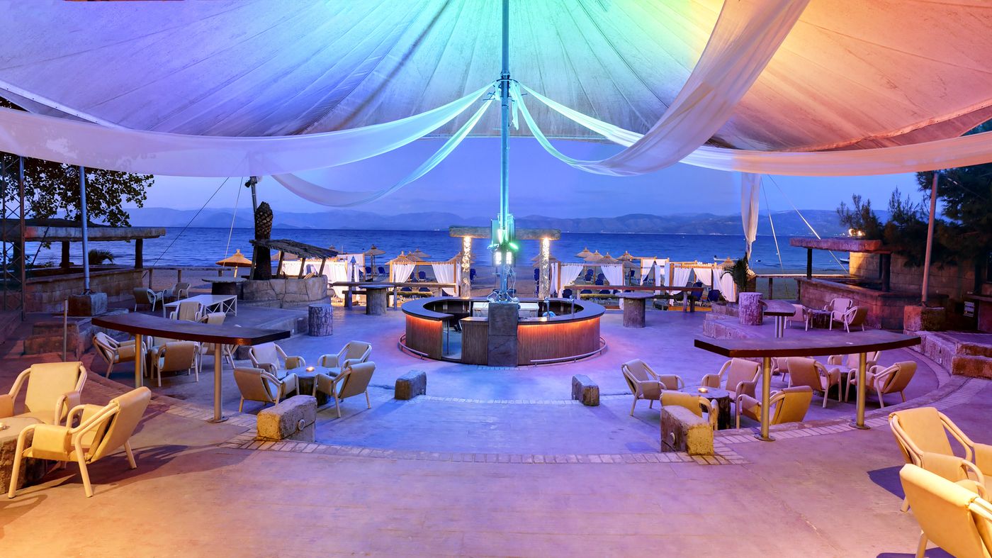 Island Beach - Adults Only