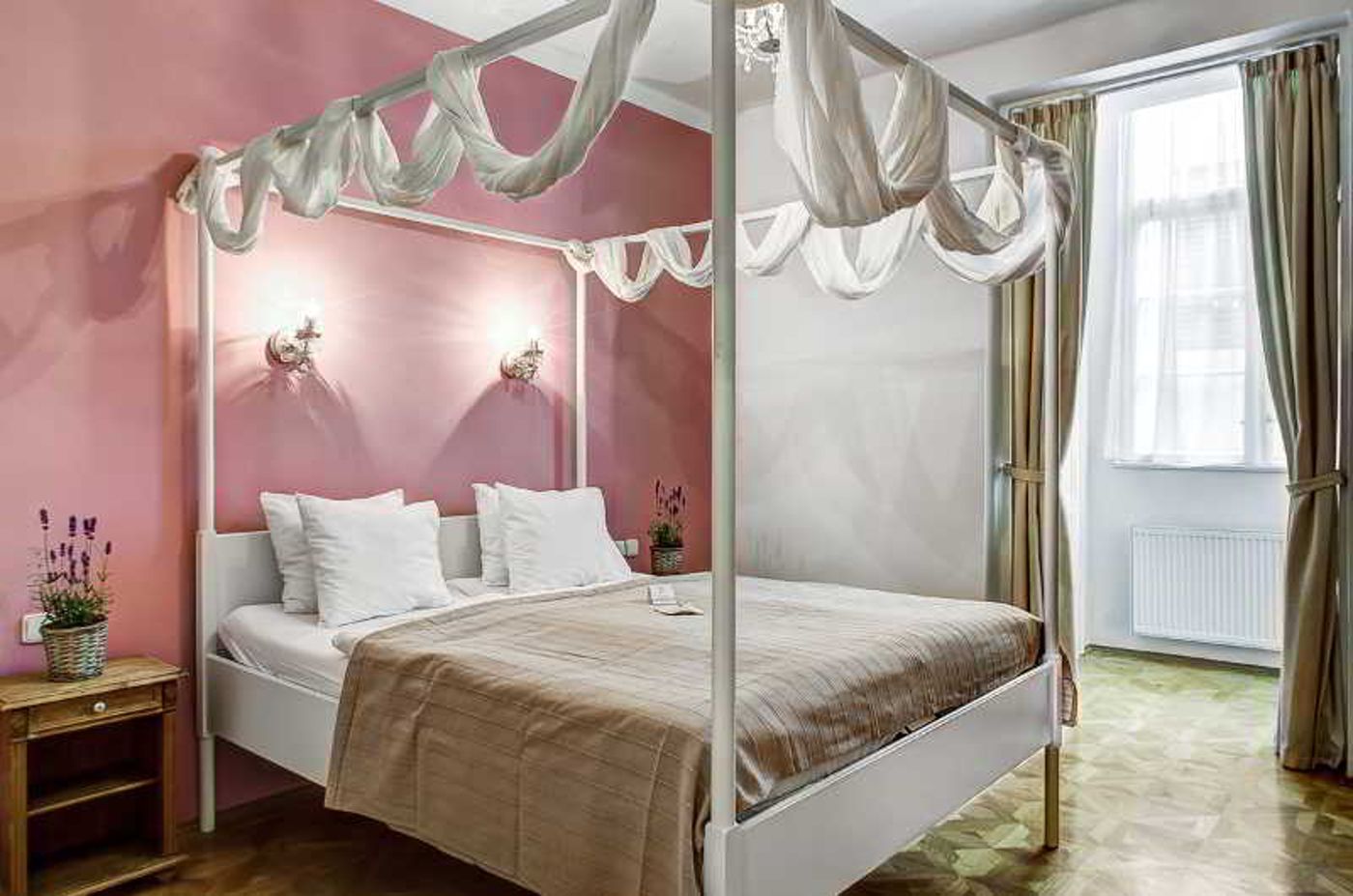 Six Continents-Czech Republic-PRAGUE-Room-6