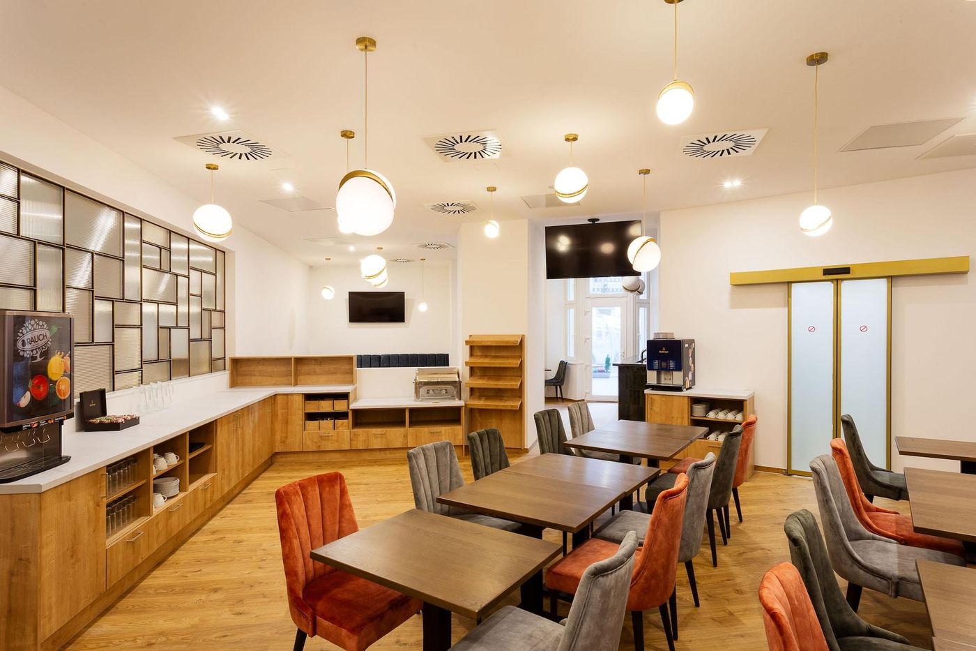 Mera-Hotel-Restaurant-9