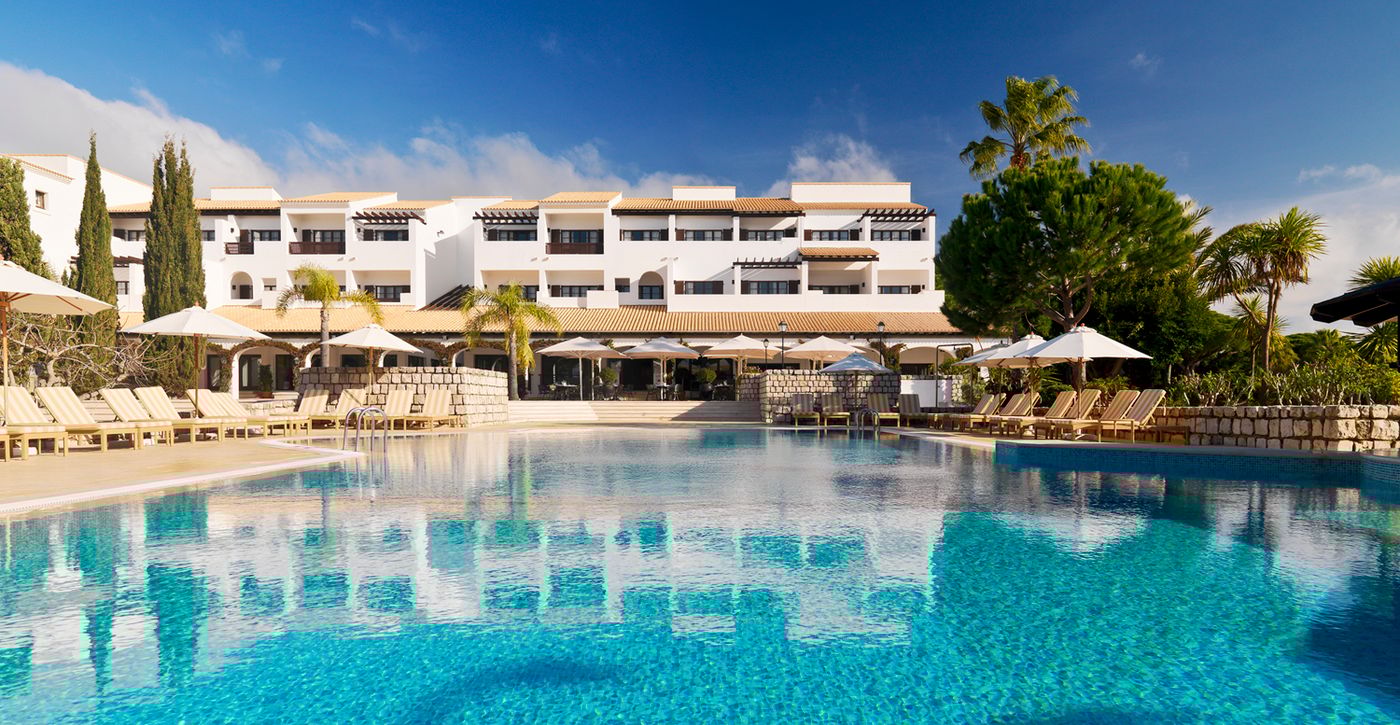 Pine Cliff Residence