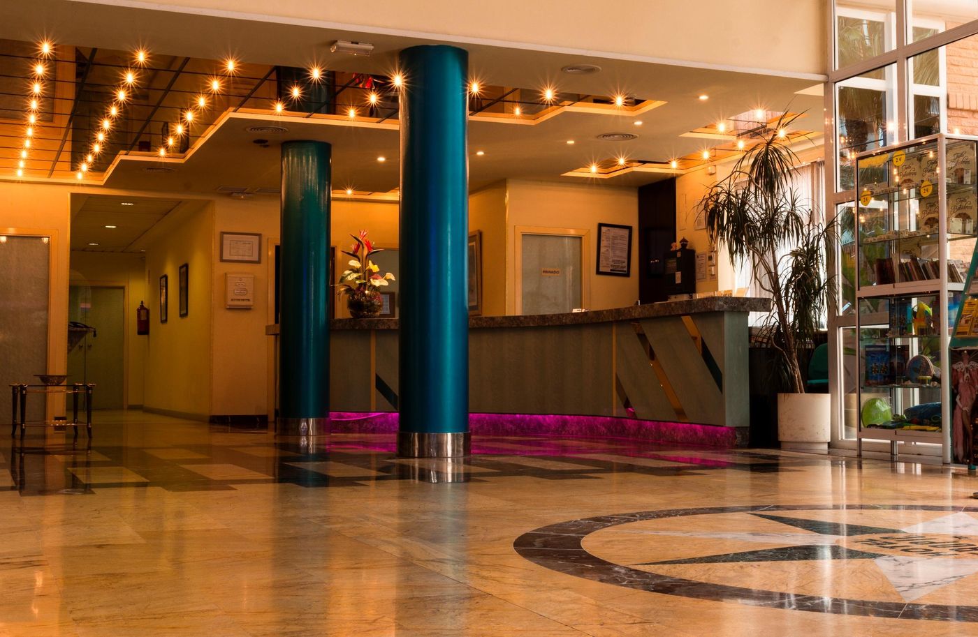 Hotel-Tropic-Lobby-19