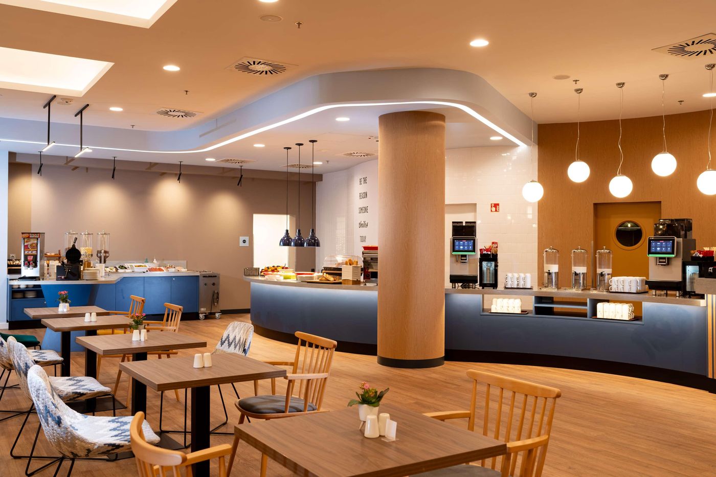 Hampton-By-Hilton-Budapest-City-Centre-Restaurant-11