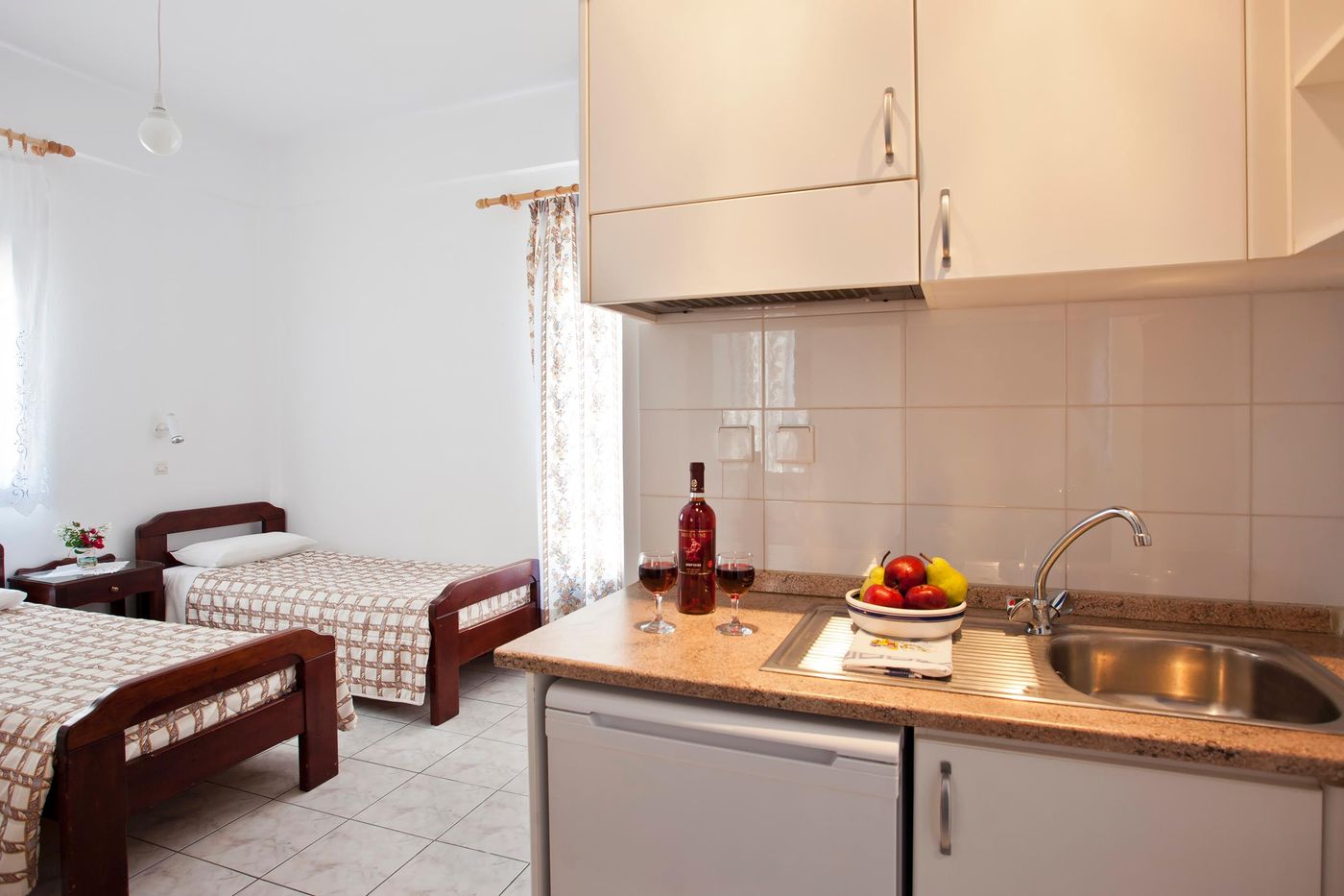 Ancient-Thira-Room-13