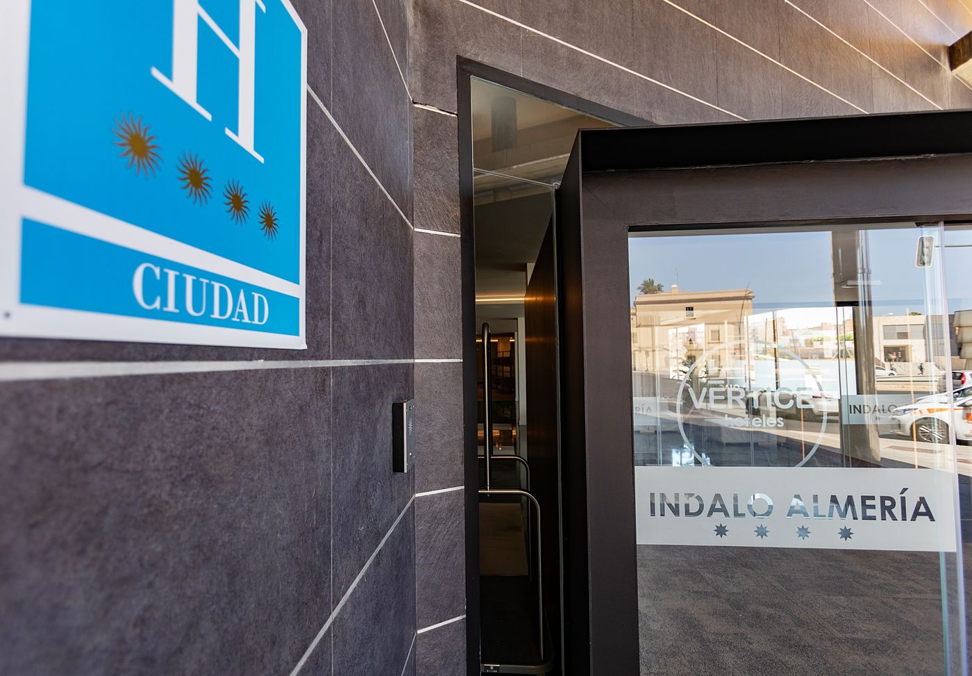 TRYP-Indalo-Almeria-Hotel-Lobby-42