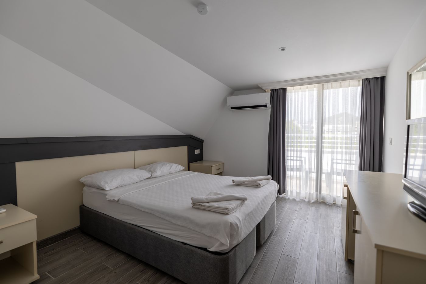 Club-Munamar-Beach-Resort-Room-41