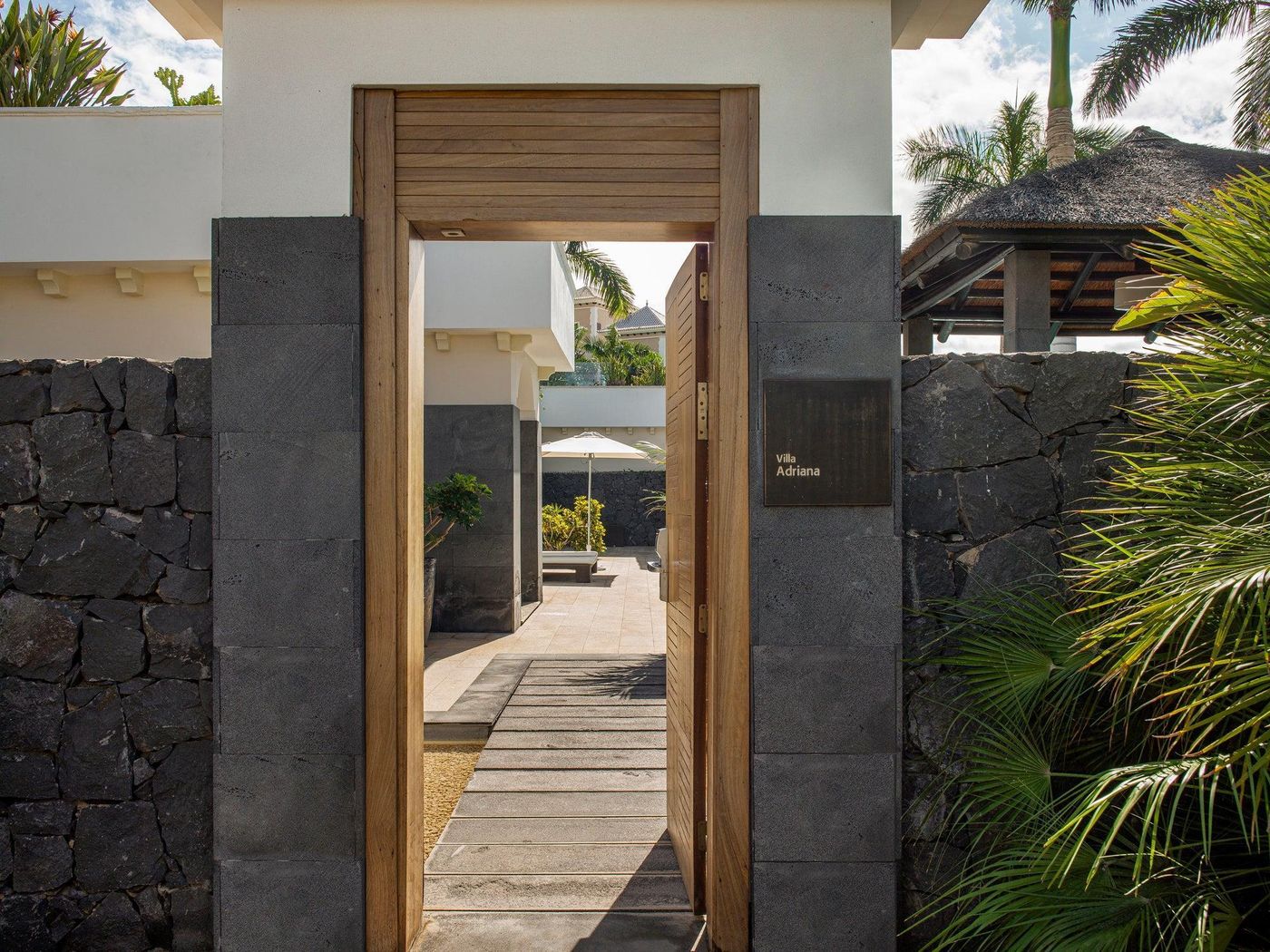 RedLevel-at-Melia-Palacio-de-Isora-Room-19