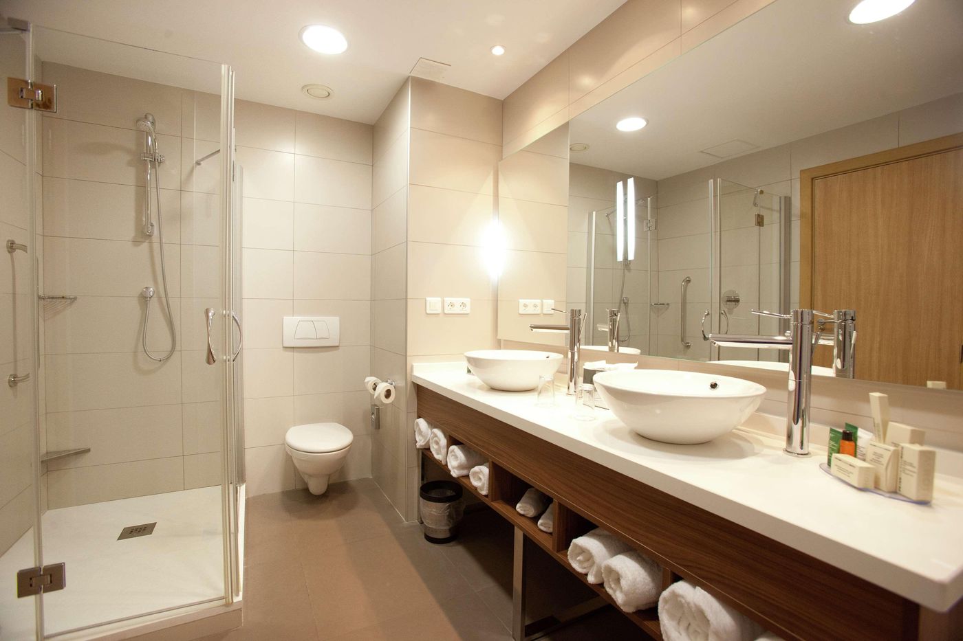 Hilton-Garden-Inn-Malaga-Room-9