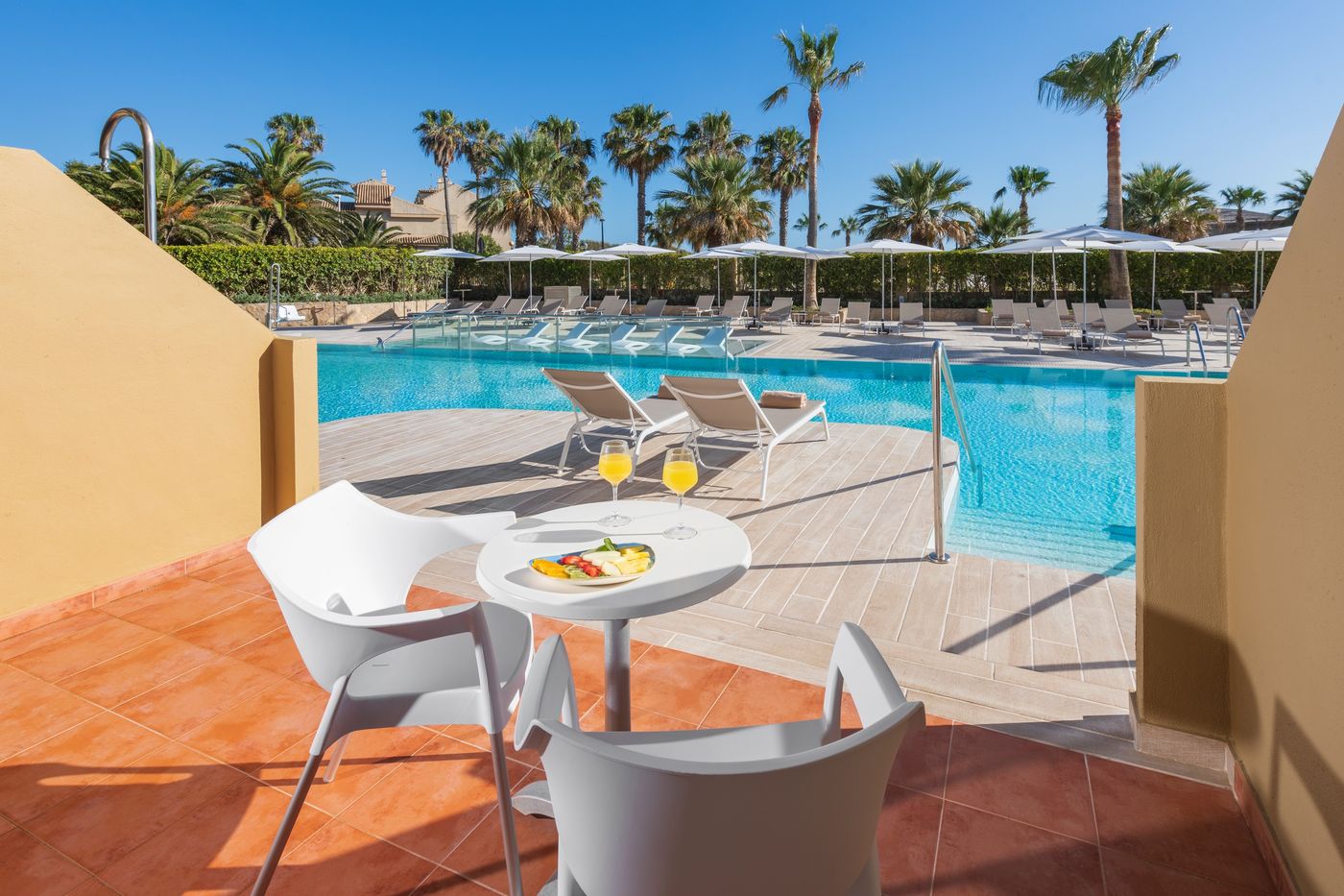 Elba-Costa-Ballena-Room-4