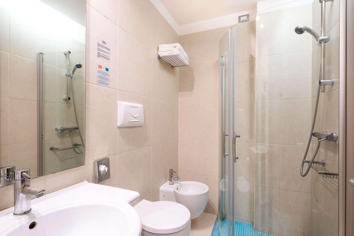 Hotel-Delfino-Room-37