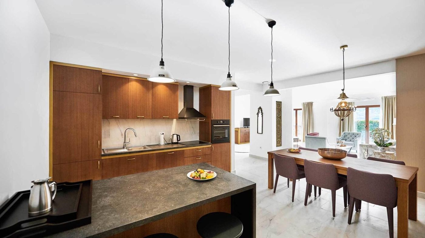 Huma-Kotor-Bay-Room-28