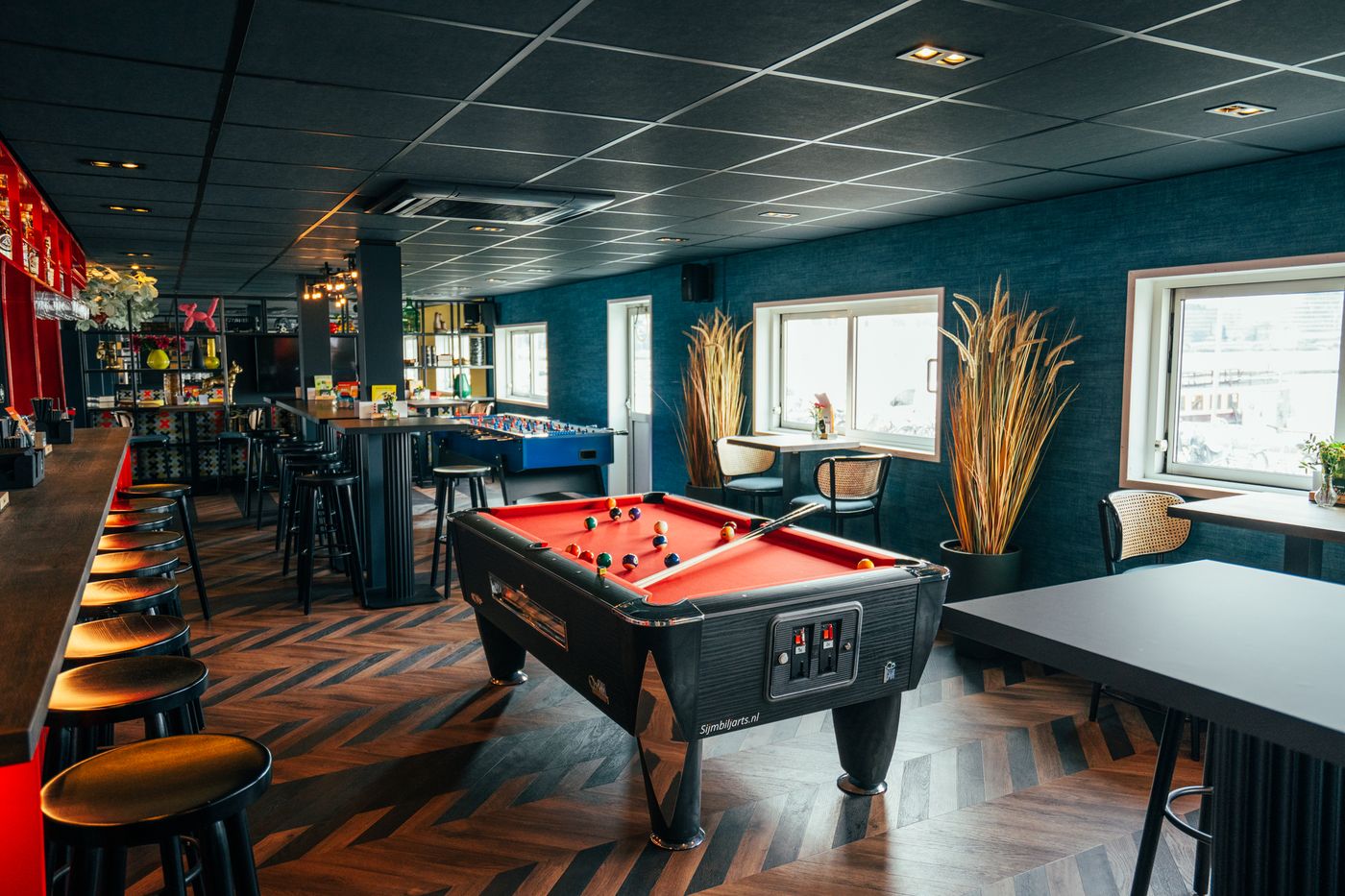 Botel-Sports-and-Entertainment-14