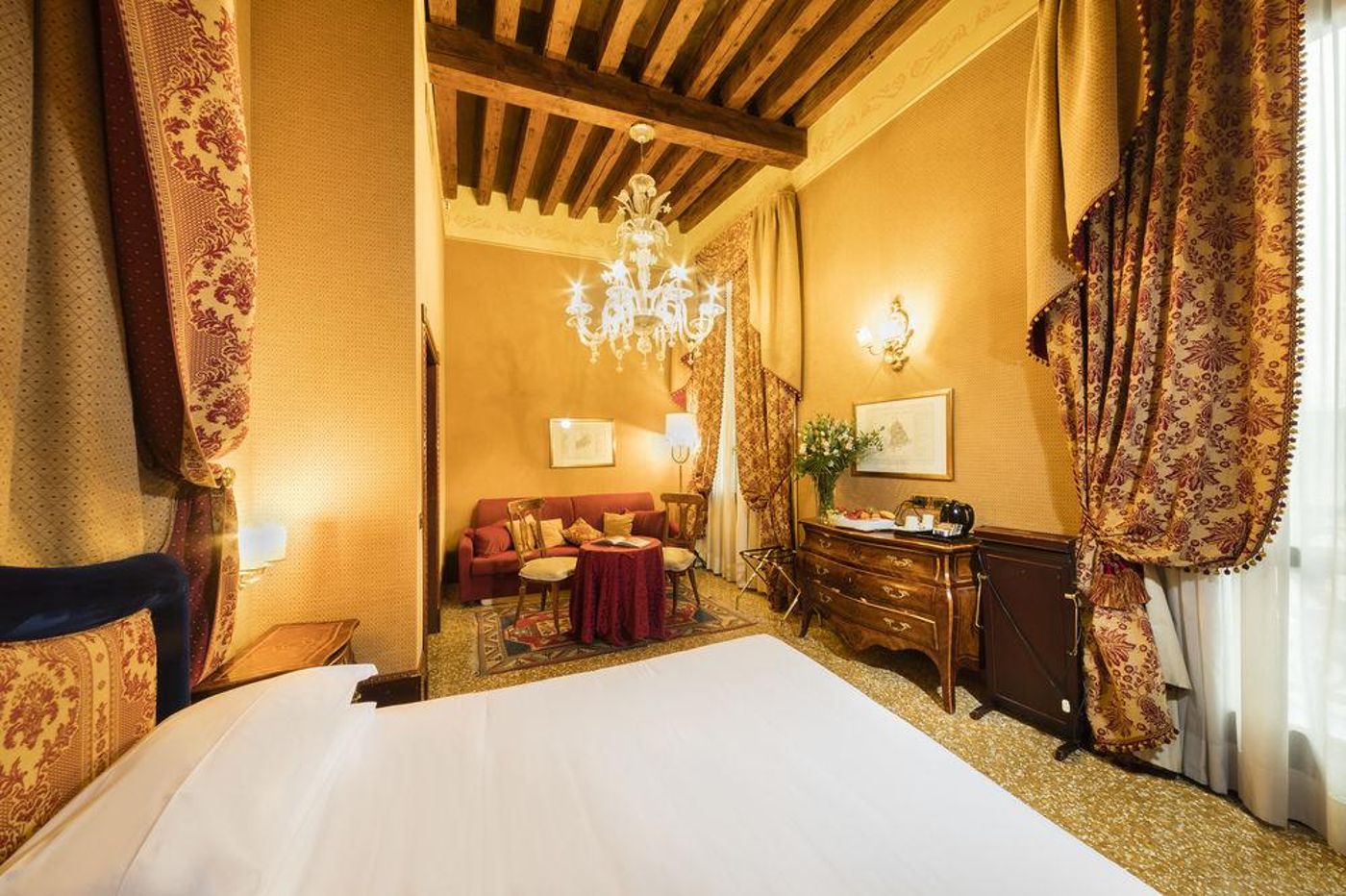 Al-Ponte-Dei-Sospiri-Junior-Suites-General-view-21