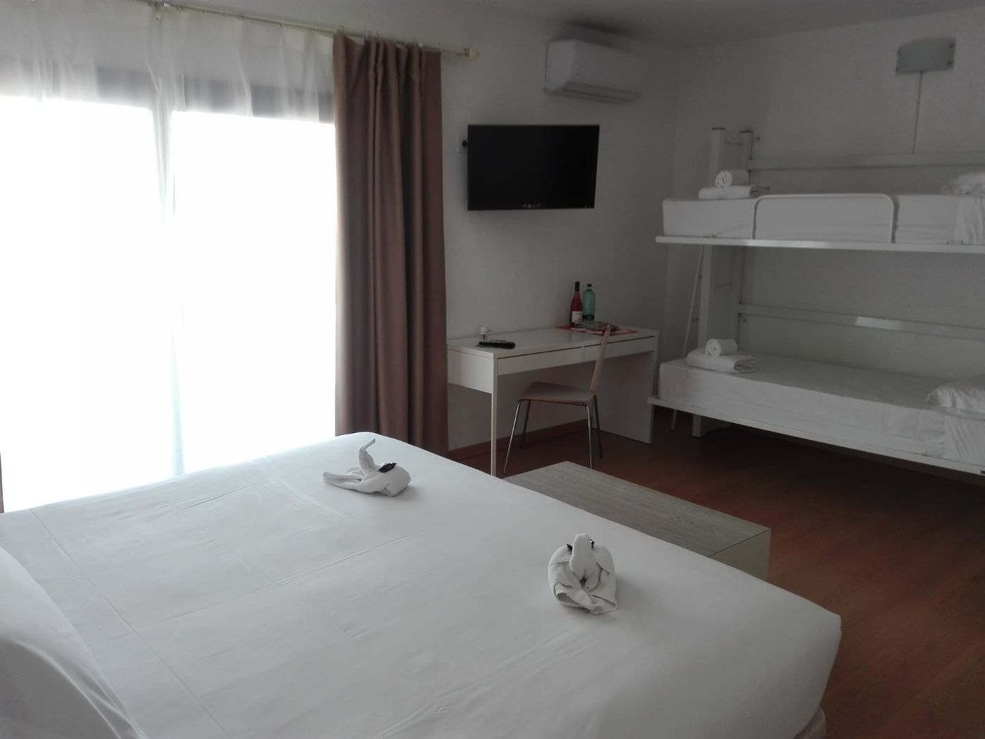 Adia-Cunit-Playa-Room-20