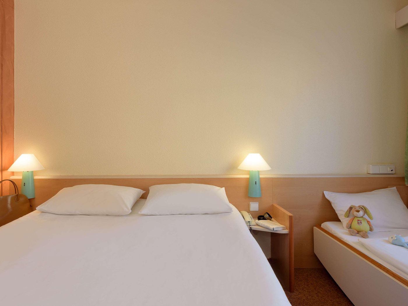 B-B-HOTEL-Berlin-City-West-Room-27