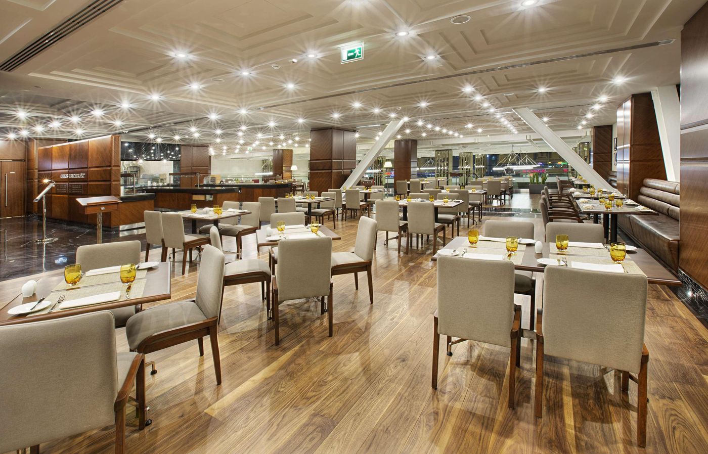 DoubleTree-by-Hilton-Istanbul---Avcilar-Restaurant-30