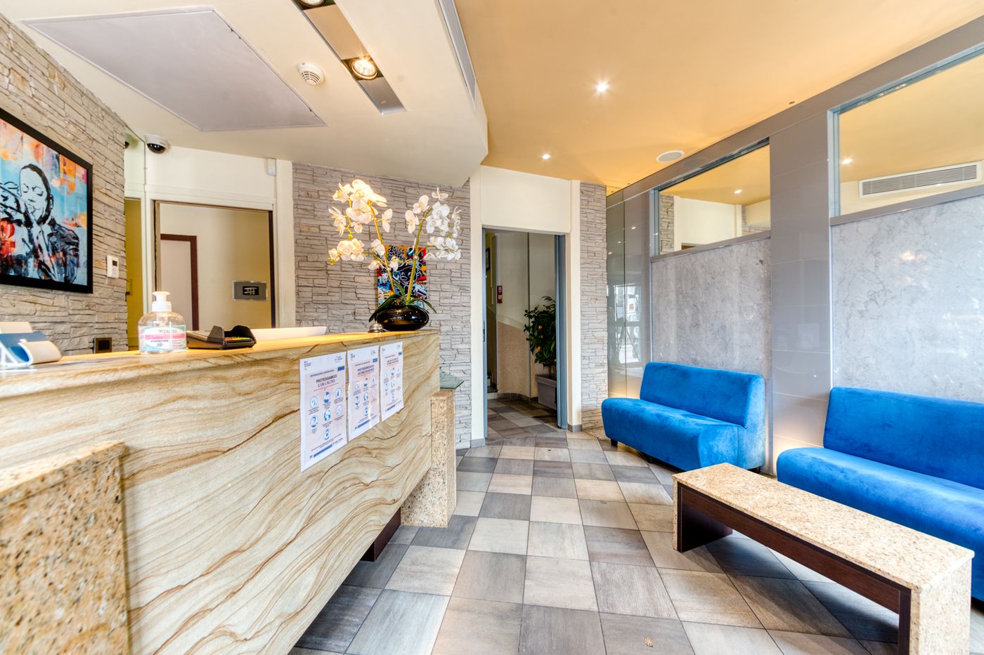 La-Villa-d-Elsa-Lobby-15