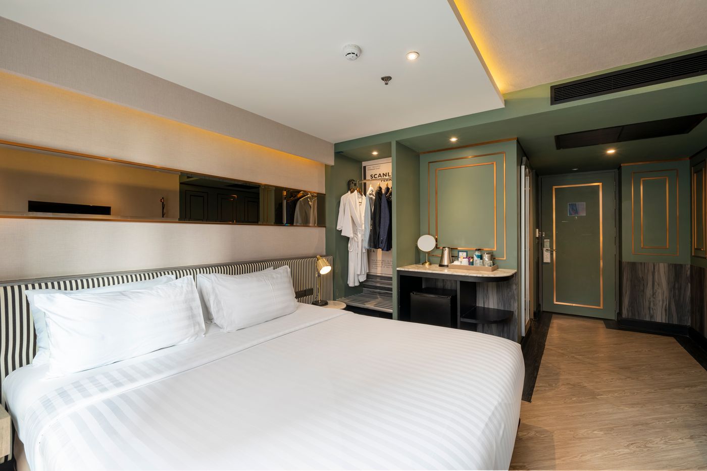 Vince-Hotel-Pratunam-Room-36