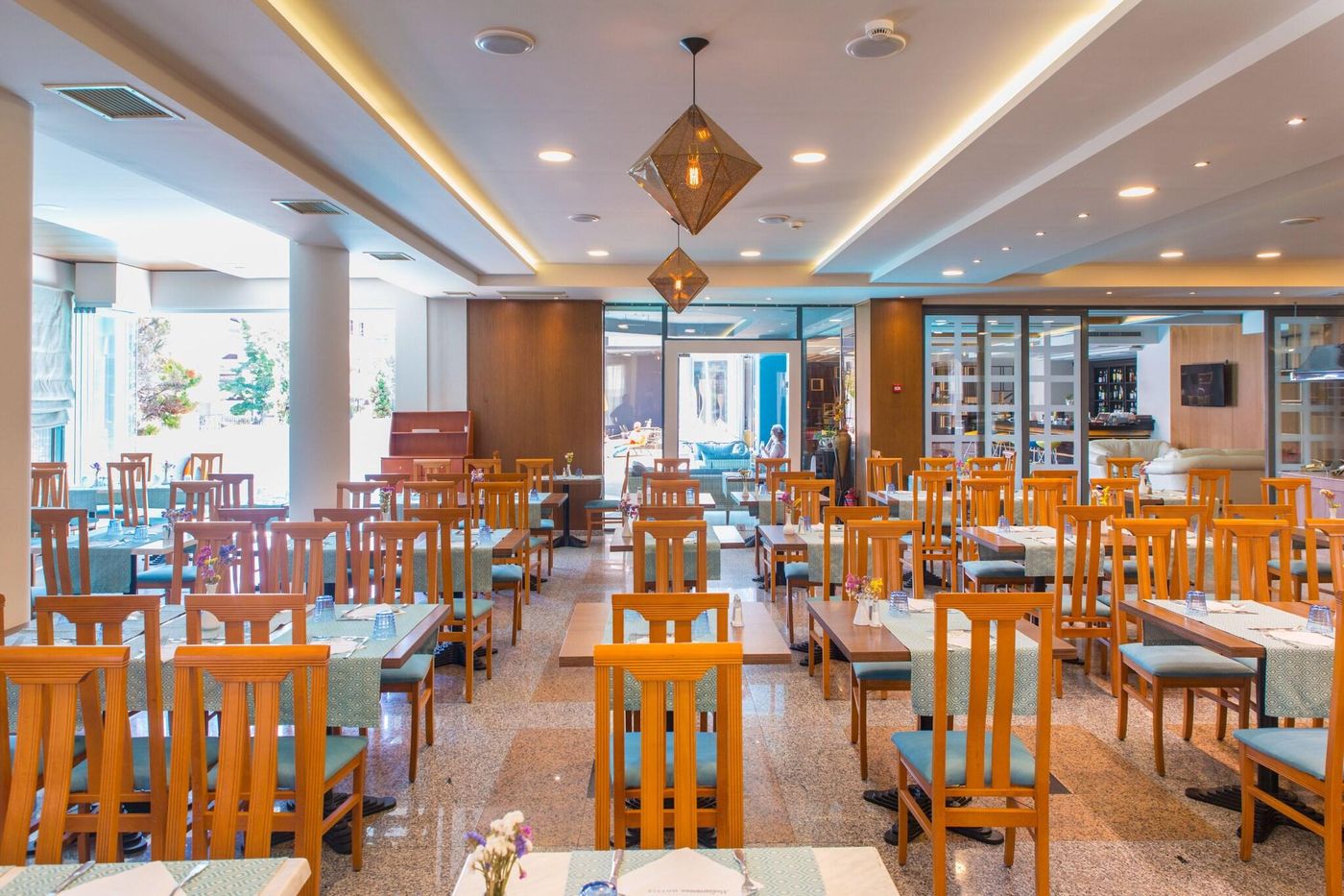 Mediterranean-Resort-Restaurant-18