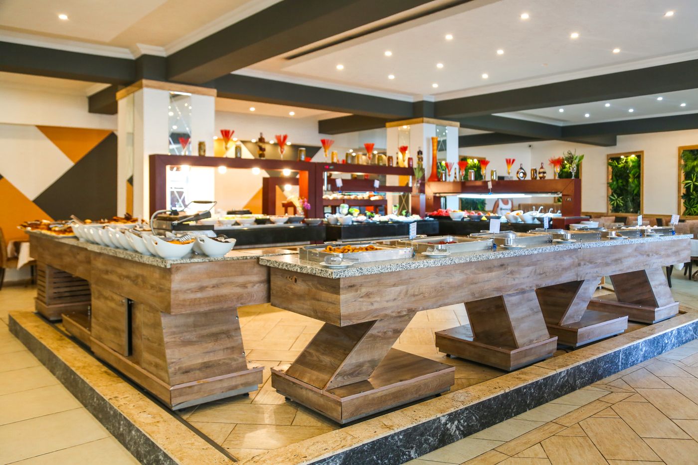 Sertil Deluxe Tropical Suites