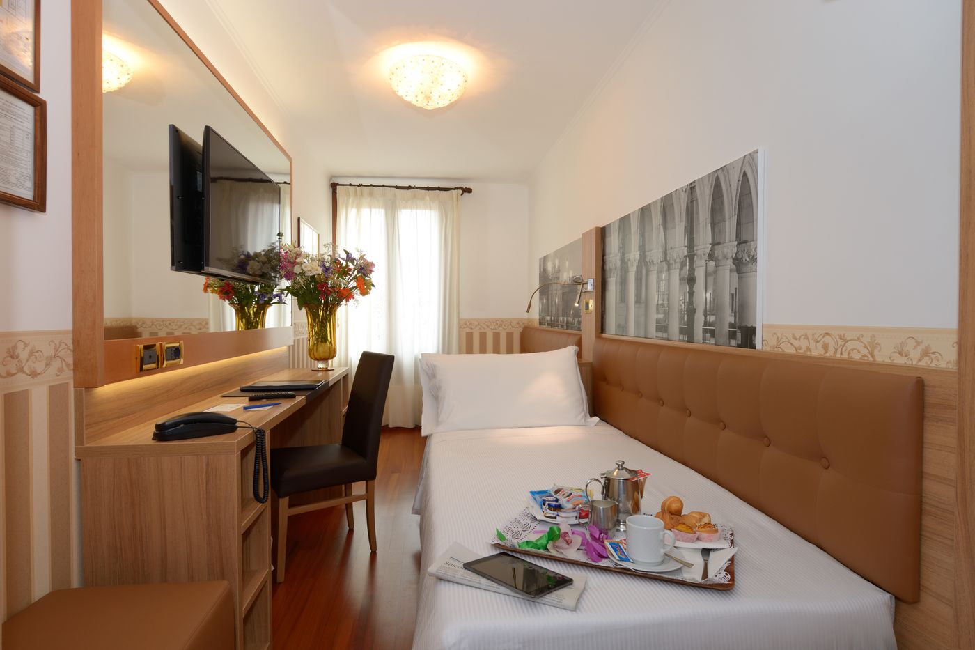 Unahotels-Ala-Venezia--Adults-16--Room-53