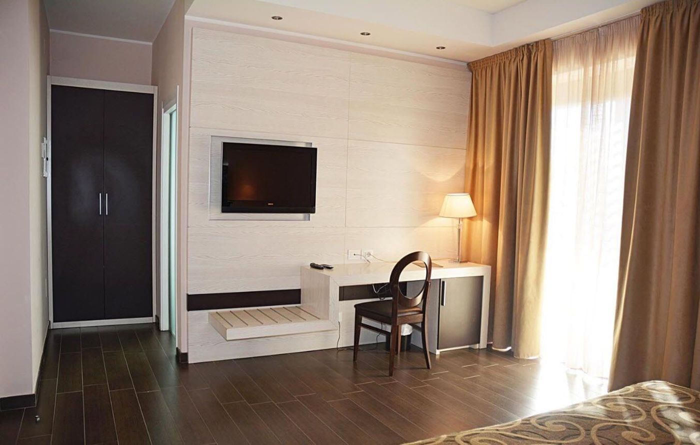 Shotel-Italy-San Giovanni Teatino-Room-10