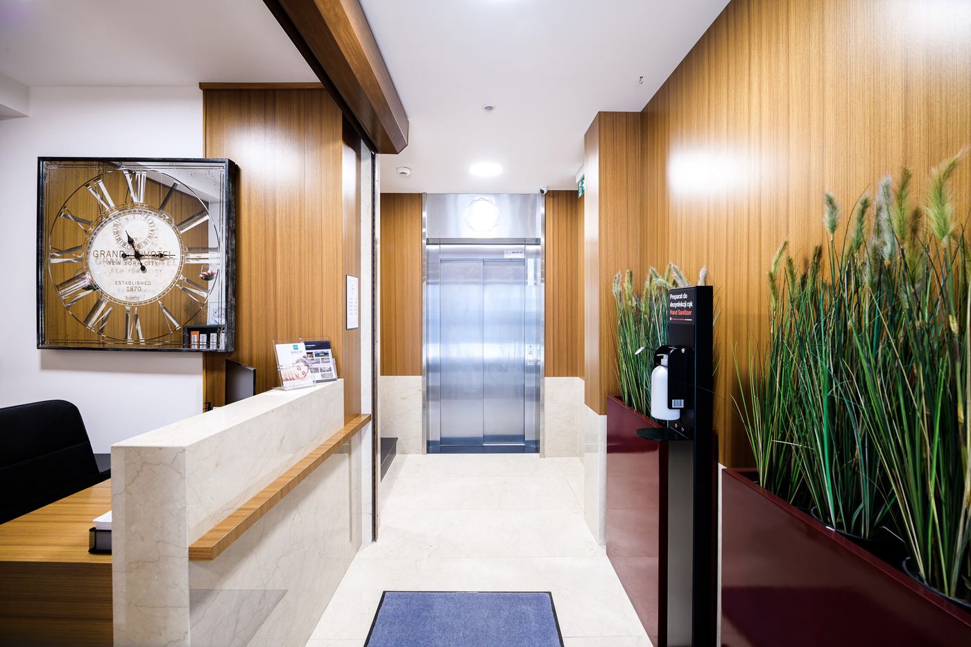 Aparthotel-Inspire-Miodova-Residence-Lobby-7