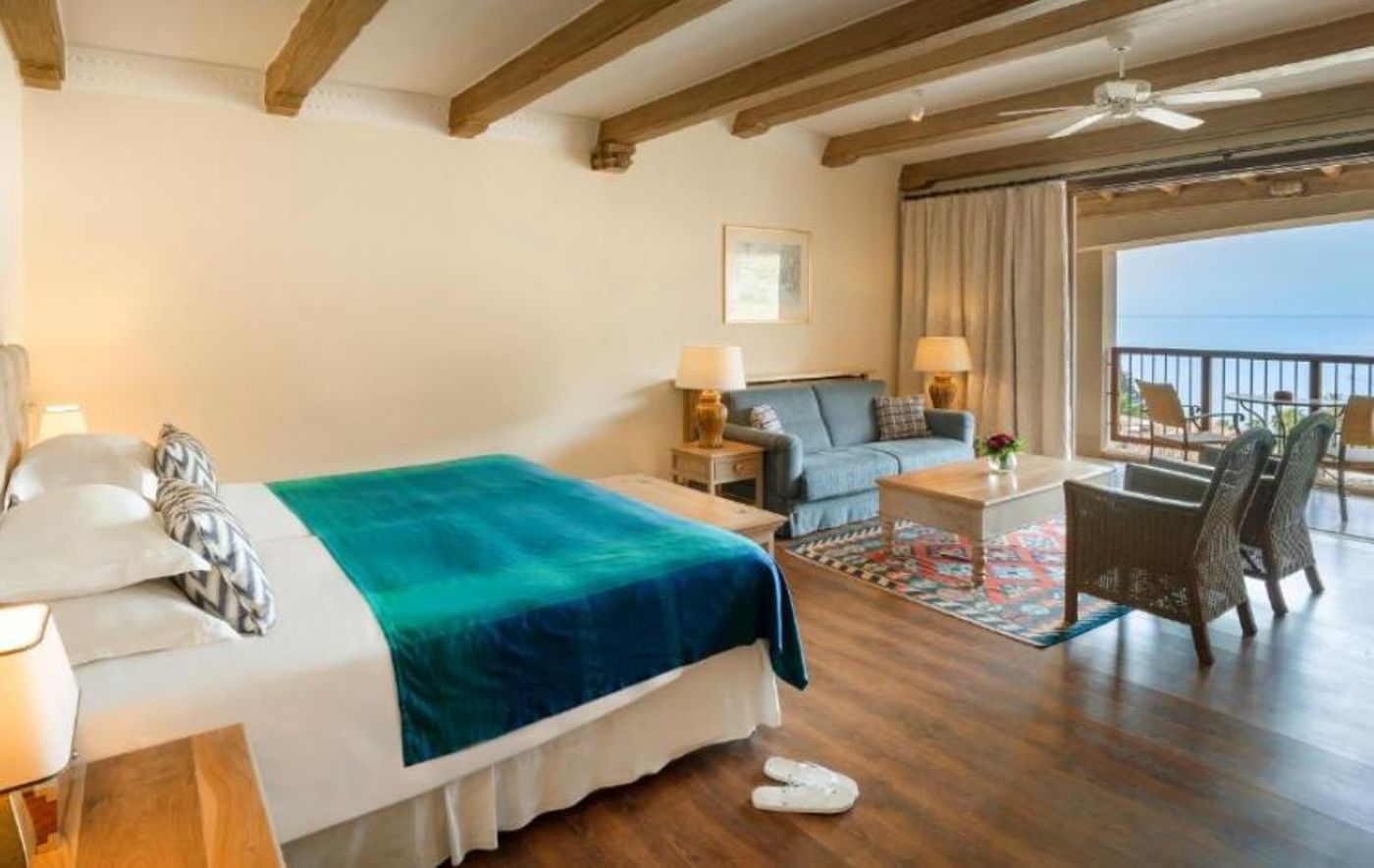 Columbia-Beach-Resort-Room-22