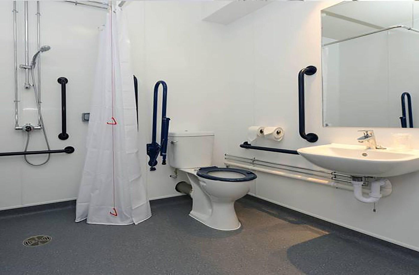 Raven's Cliff, Motherwell by Marston's Inns-United Kingdom-MOTHERWELL-Room-9