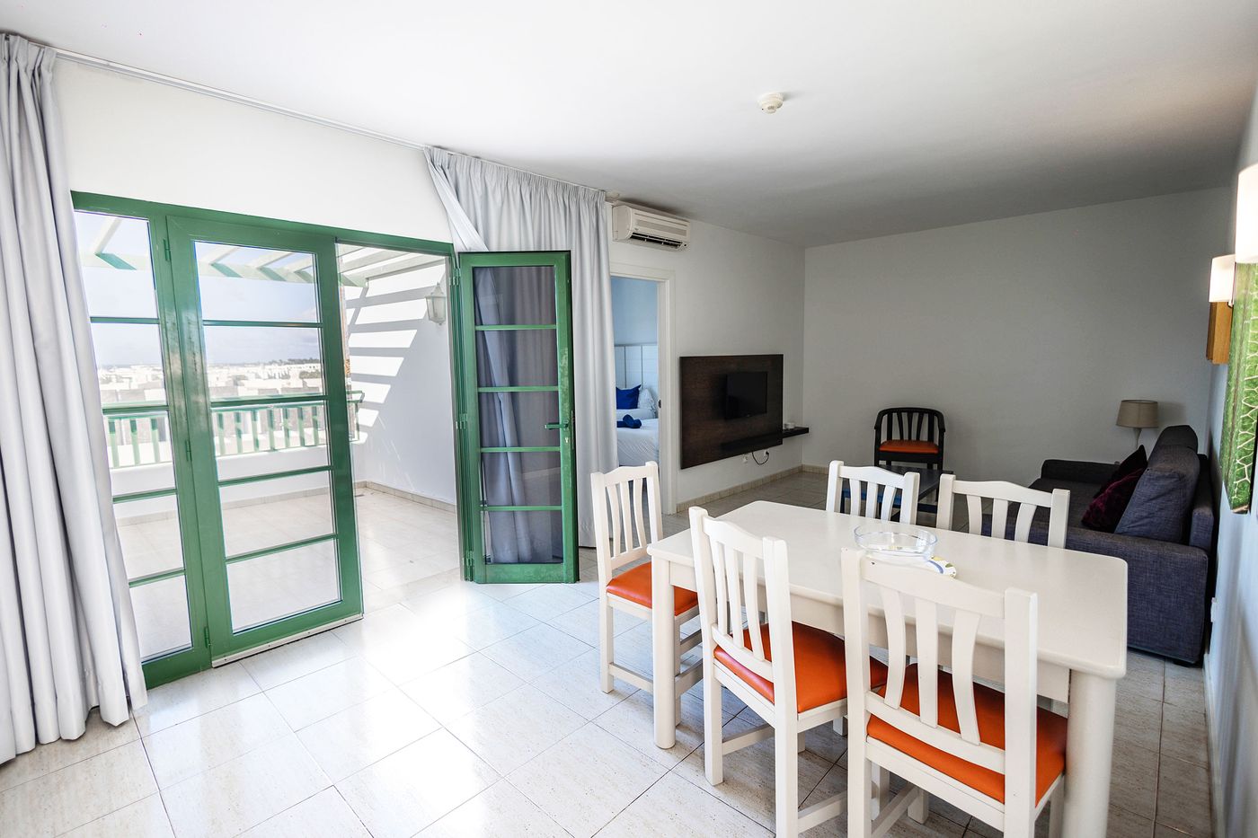 CayBeach-Sun-Room-24