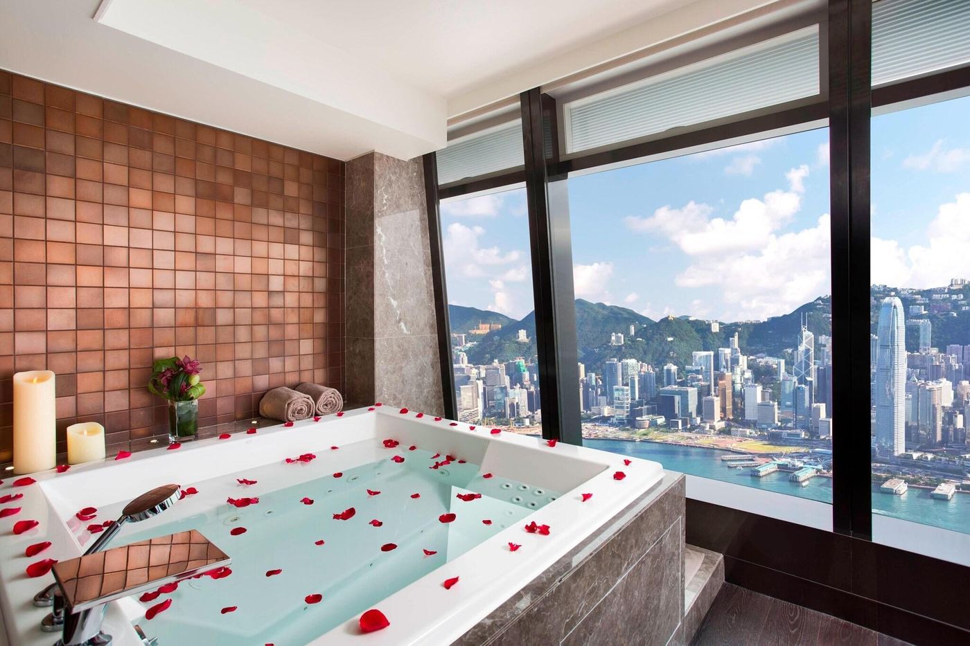 The-Ritz-Carlton--Hong-Kong-Sports-and-Entertainment-48