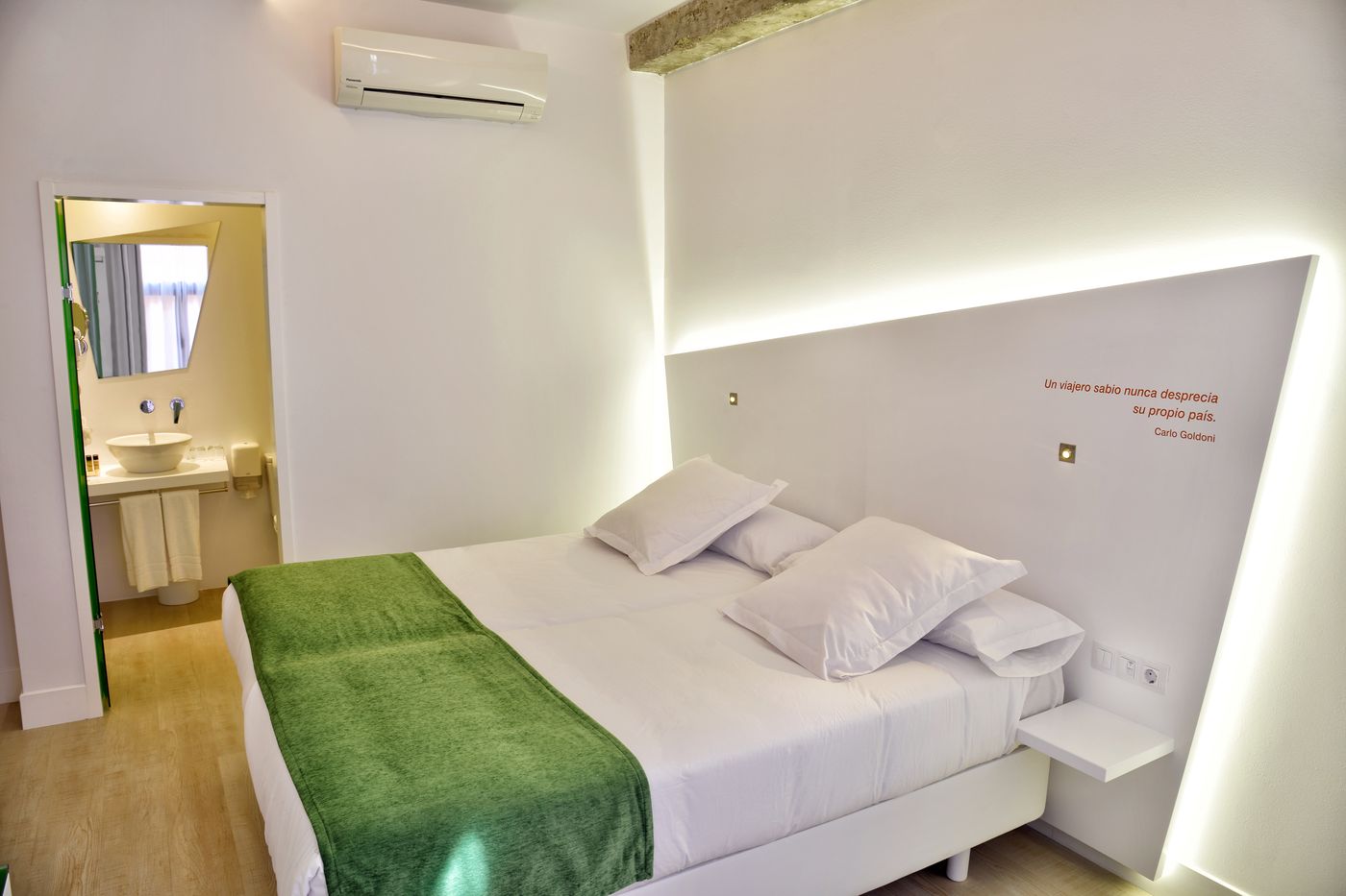 Atarazanas-Malaga-Boutique-Hotel-Room-17