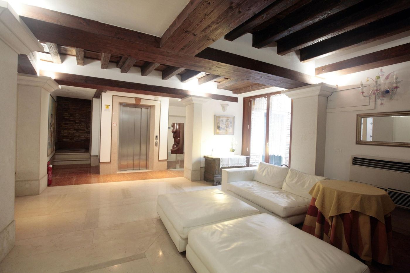 Alla-Vigna-Room-Only-Lobby-10