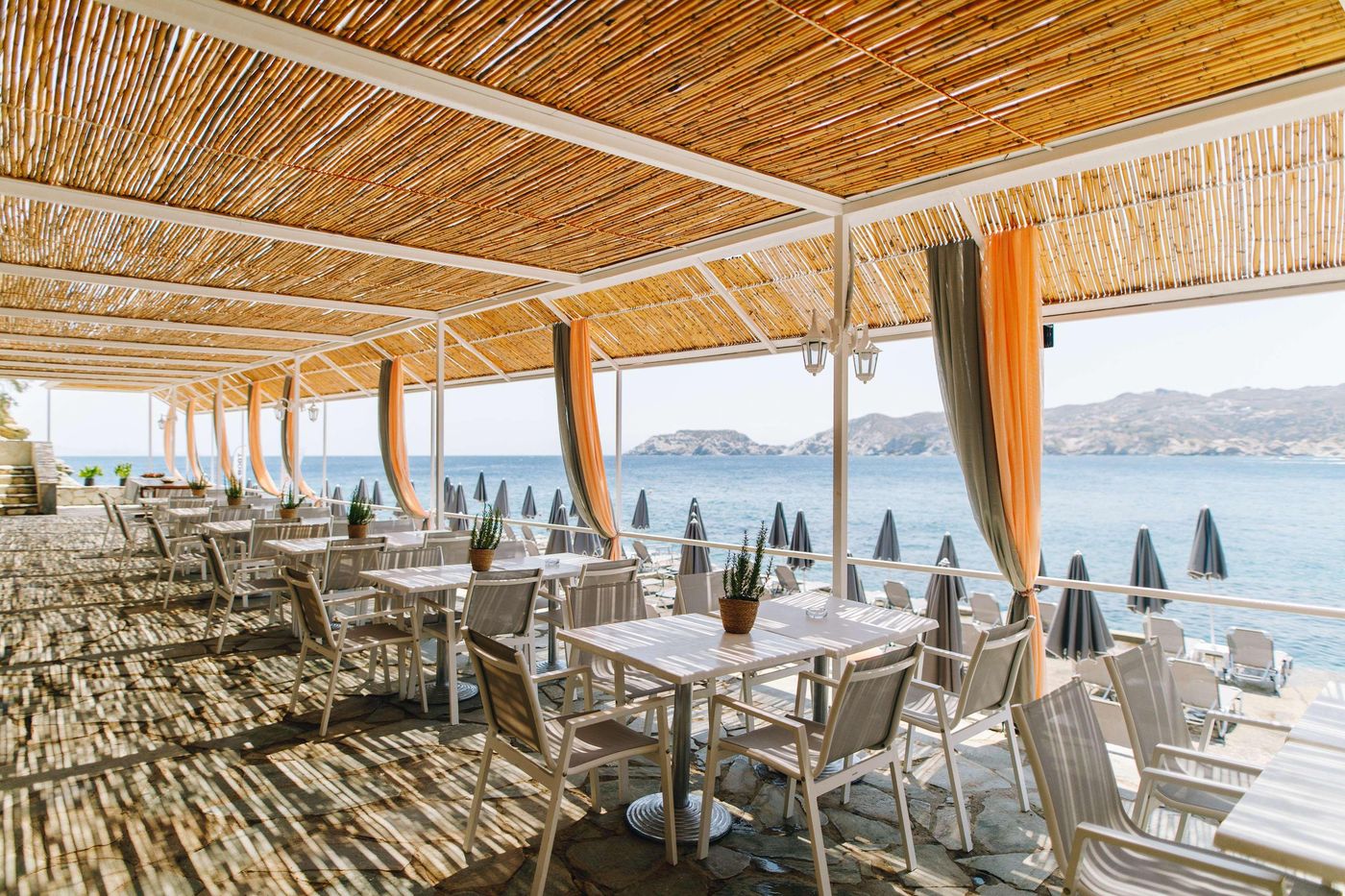 Peninsula-Resort---Spa-Bar-85