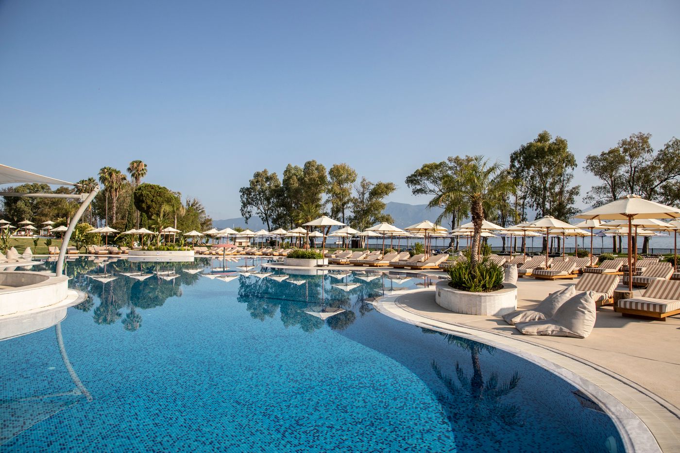 Kerkyra-Blue-Hotel---Spa-Pool-4